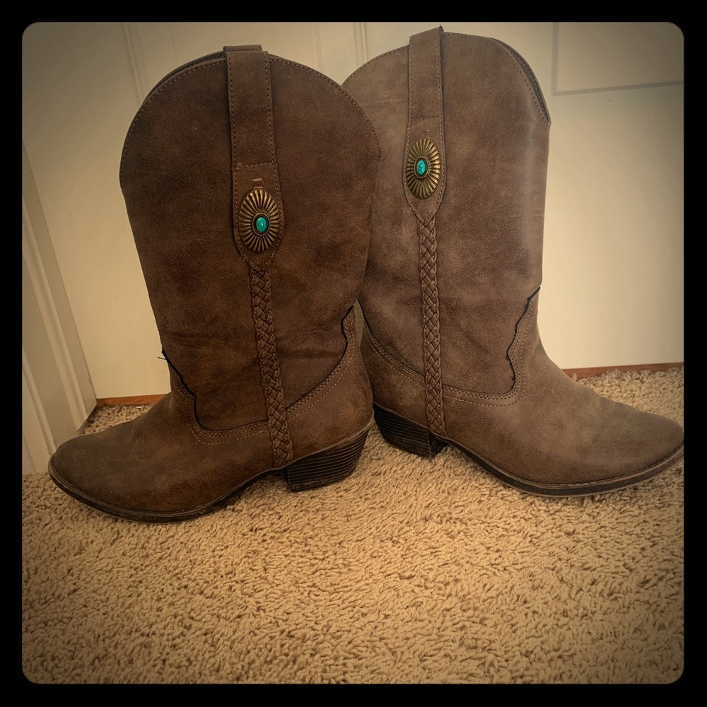 Cowboy boots size 9 brown with faux turquoise